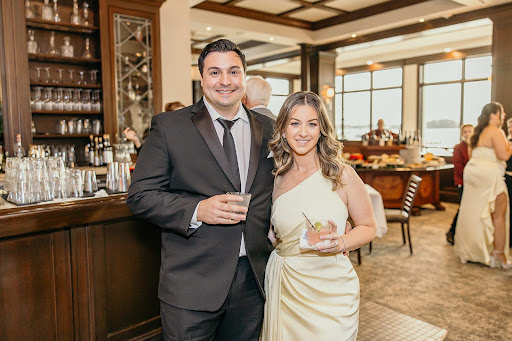 how to organize a wedding guest list